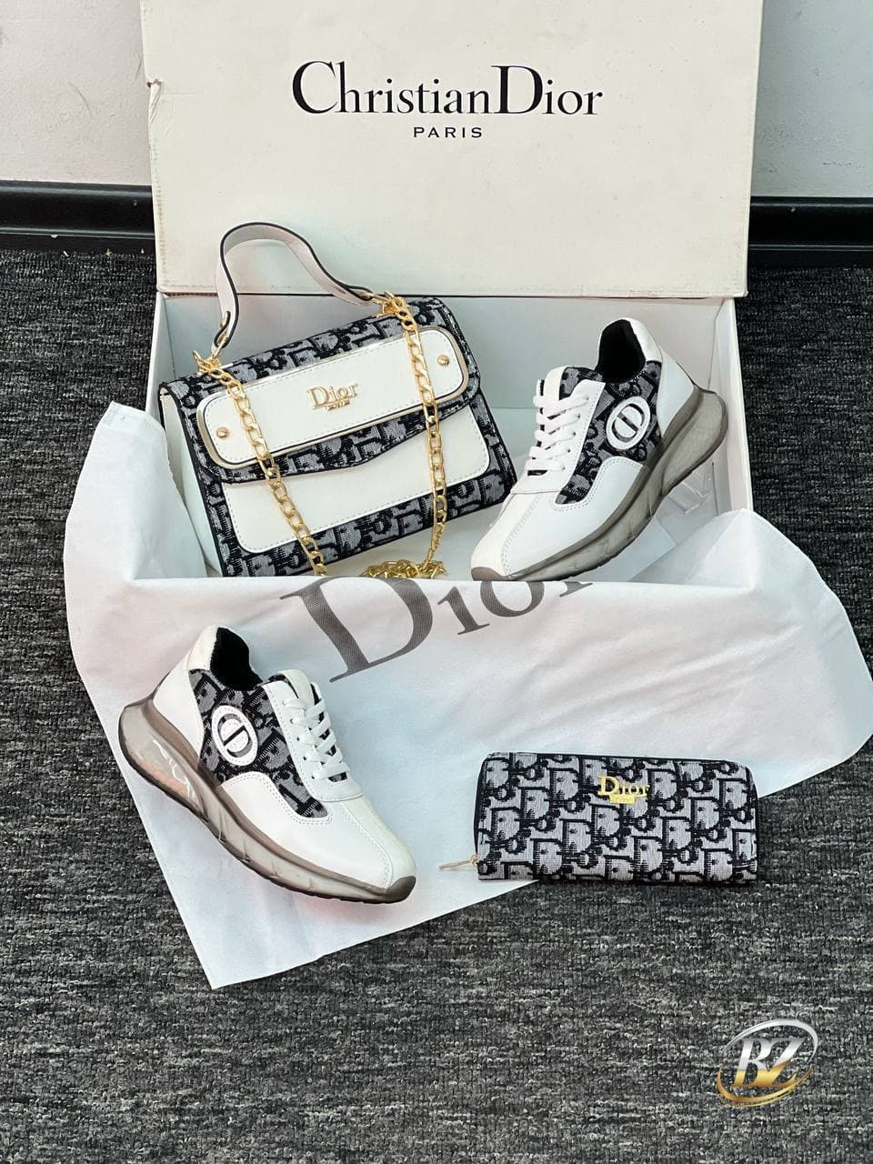 Portefeuille DIOR - Image 1